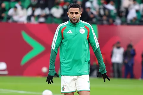 عادل إنجاز ماجر.. رياض محرز يسجل مشاركة تاريخية مع الجزائر في أمم أفريقيا